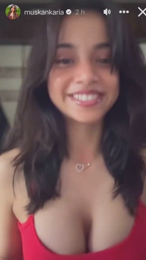 Muskan Karia’s hot appearance in her latest Insta video.