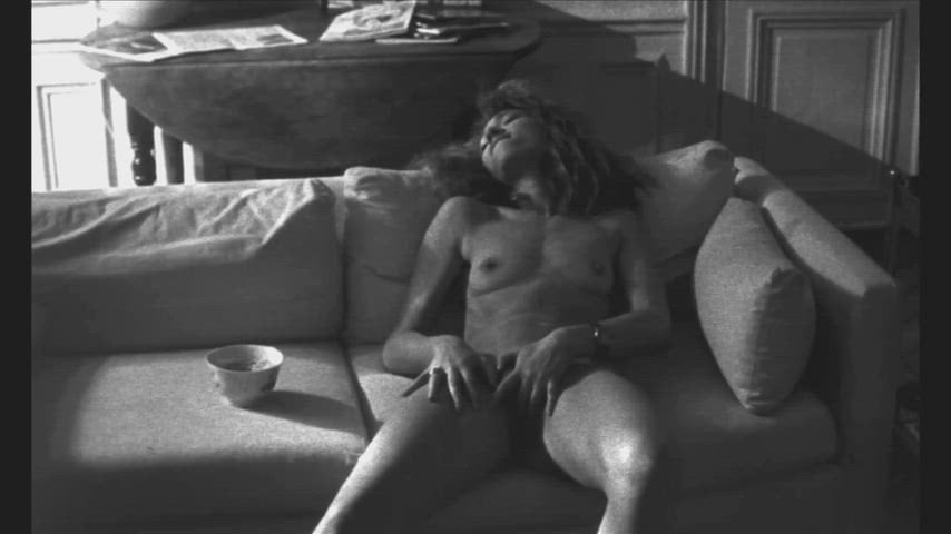 Myriam Mézières stars in a rare nude sex scene in “Une flamme dans mon coeur” (1987)