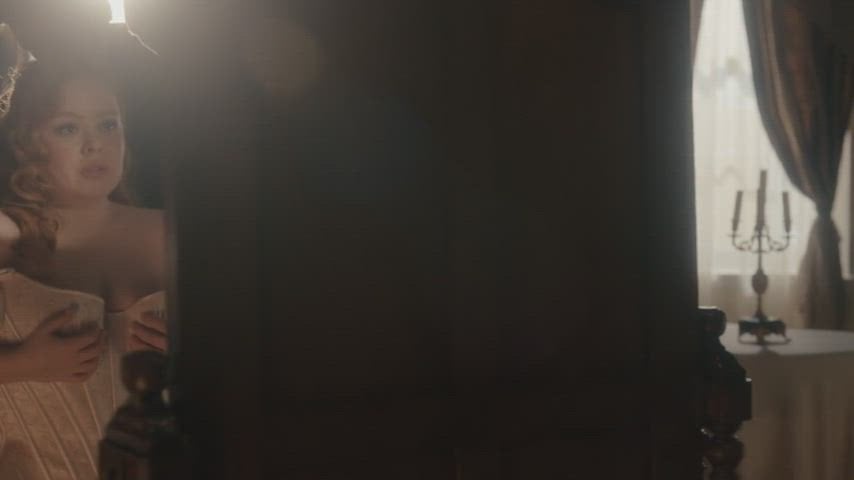 Nicola Coughlan’s nude scene in ‘Bridgerton’ Season 3 Episode 5 (2024)