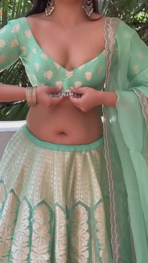 Nikita Sharma’s hot appearance in her latest Instagram video