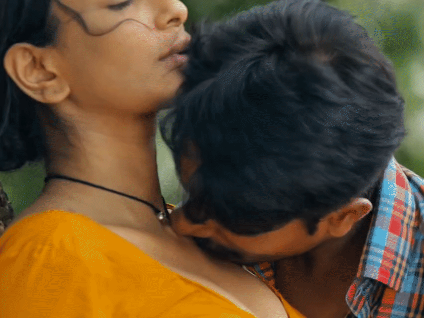 Pallavi Debnath in a hot nude scene from Choodiwala (2022)