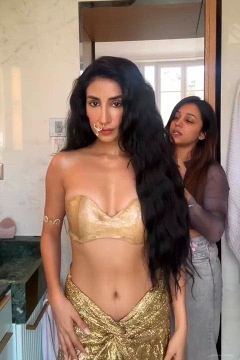 ParuI Gulati’s hot appearance in a steamy video