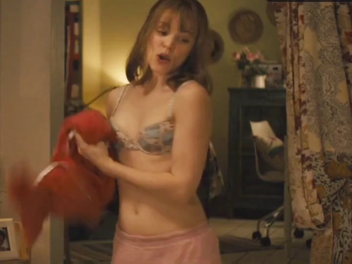 Rachel McAdams in a steamy nude scene that will leave you breathless