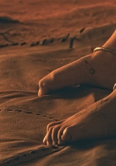 Radhika Seth’s seductive nude scene in Parched (2015)