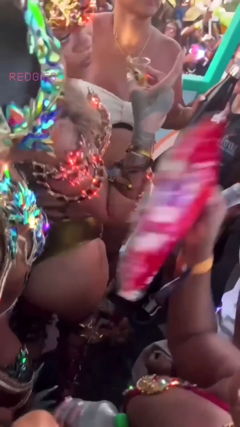 Rihanna’s Hot and Sexy Looks That Turn Heads