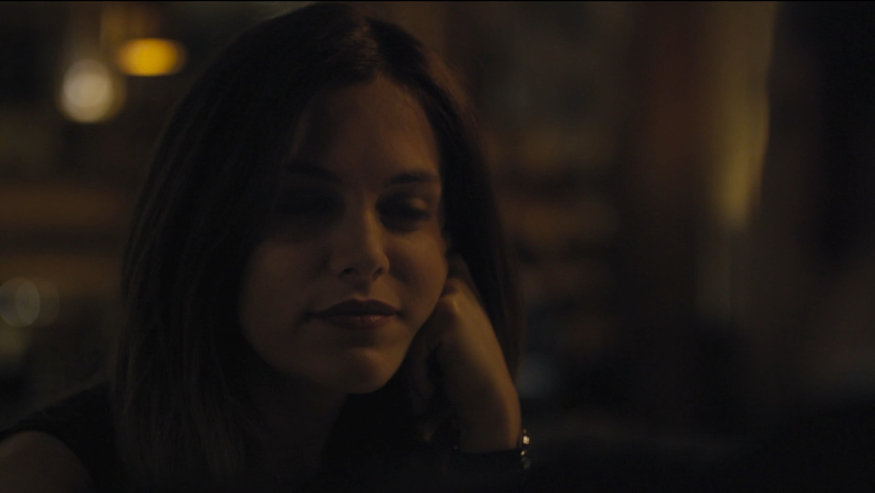 Riley Keough sizzles in a steamy nude scene!