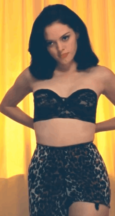 Rose McGowan’s Nude Scene in Going All the Way (1997)