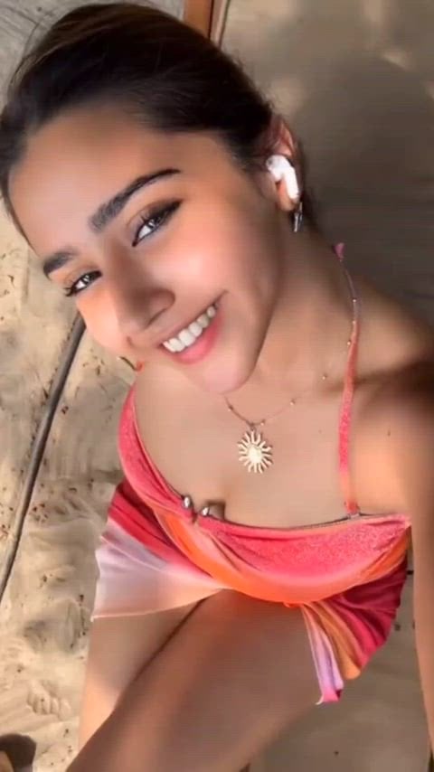 Roshni Walia’s sizzling nude scene that needs to be seen!
