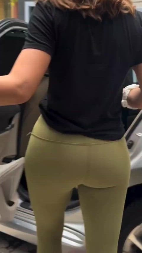 Saiee Manjrekar’s hot appearance in her latest video