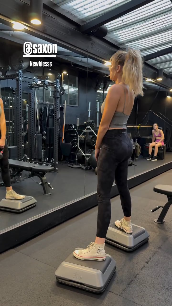 Saxon Sharbino’s Hot and Sexy Butt Exposure