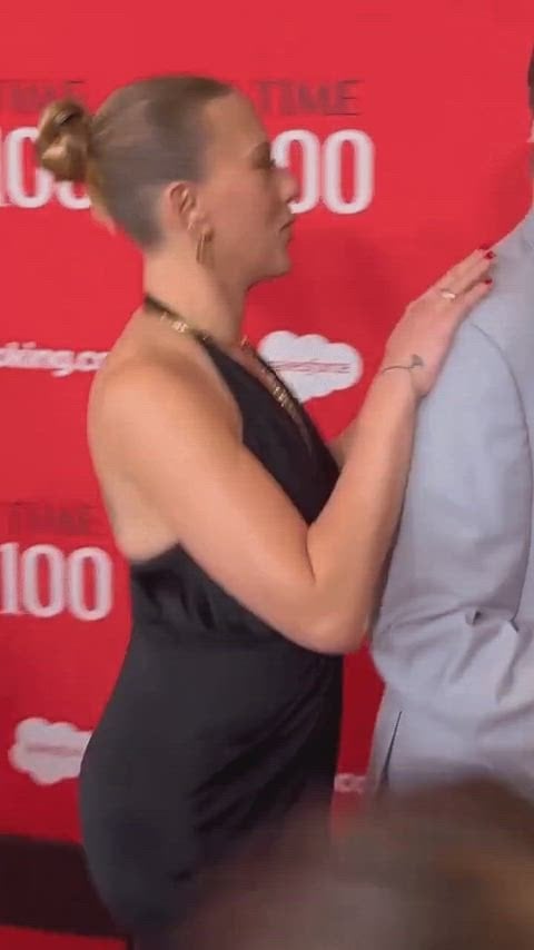 Scarlett Johansson’s Sexy Butt Showcased in Steamy Clips