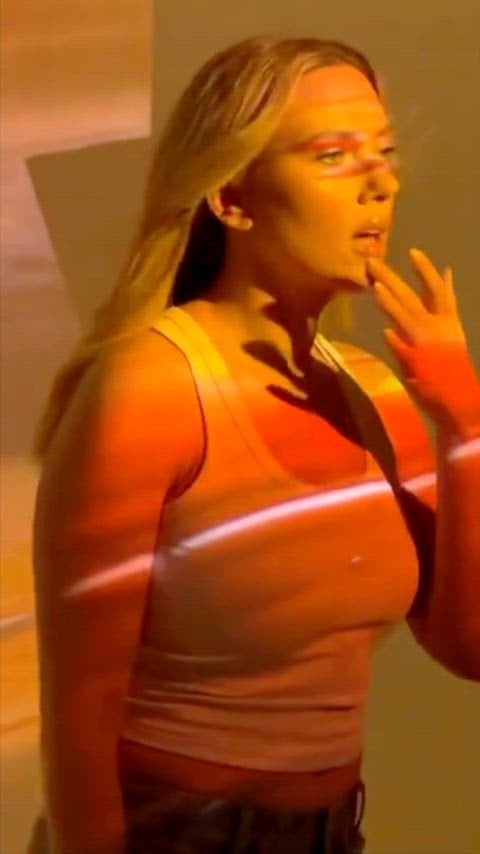 Scarlett Johansson’s Steamy Nude Scene That Will Leave You Breathless