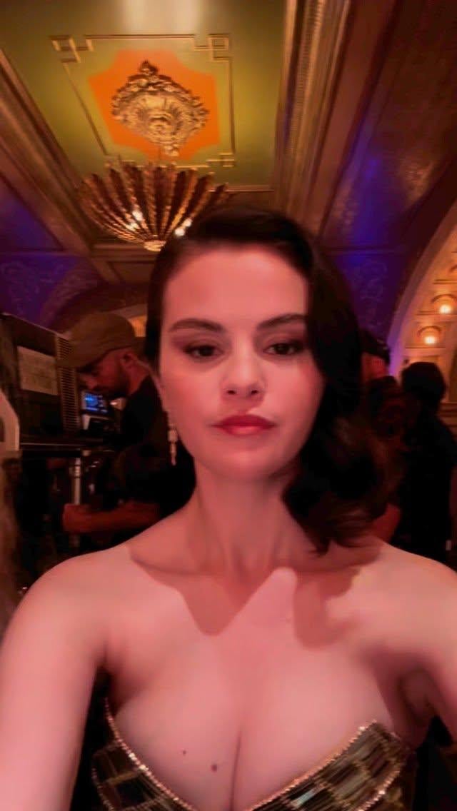 Selena Gomez & Meryl Streep Show Off Their Hot and Sexy Looks