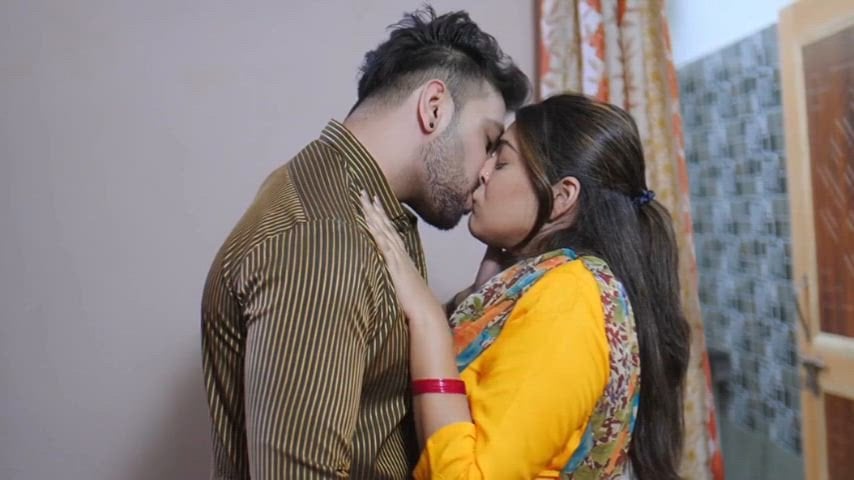 Shafaq Naaz in a sizzling hot nude scene that you won’t want to miss
