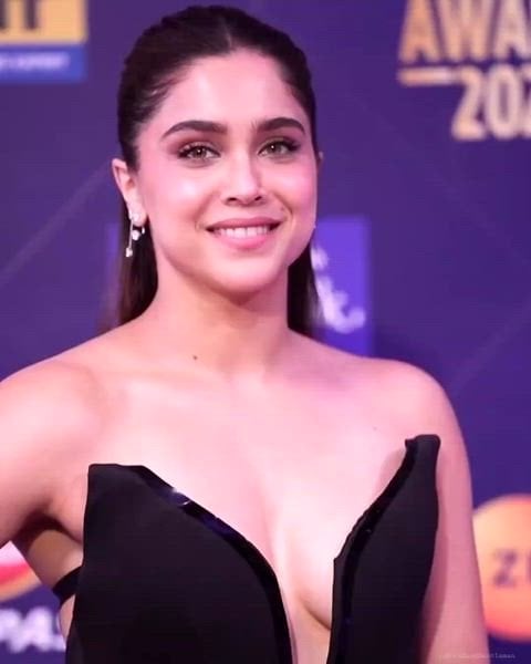 Sharvari Wagh’s Hot and Sexy Moments Revealed