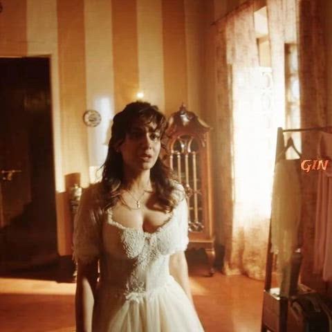 Shreya Dhanwanthary’s hot appearance in movies and TV series