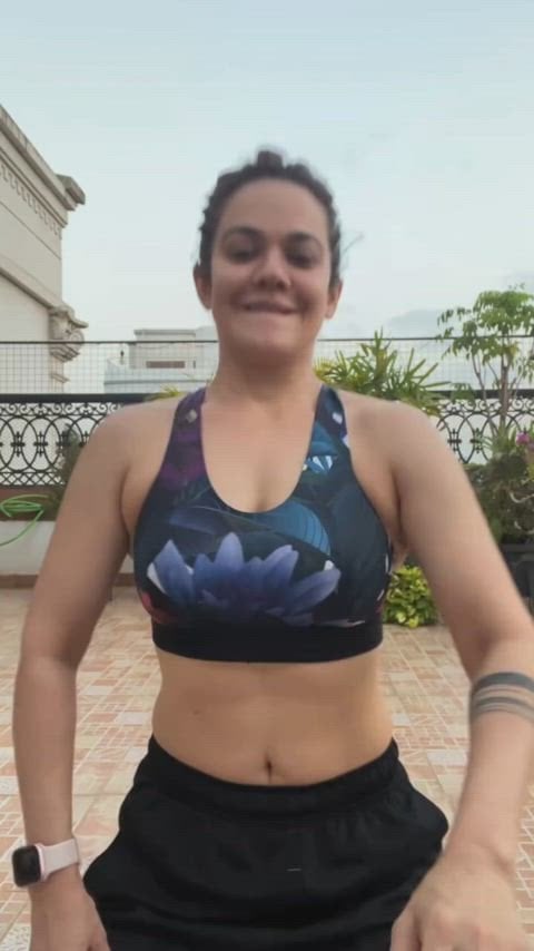 Shweta Gulati’s hot Insta video