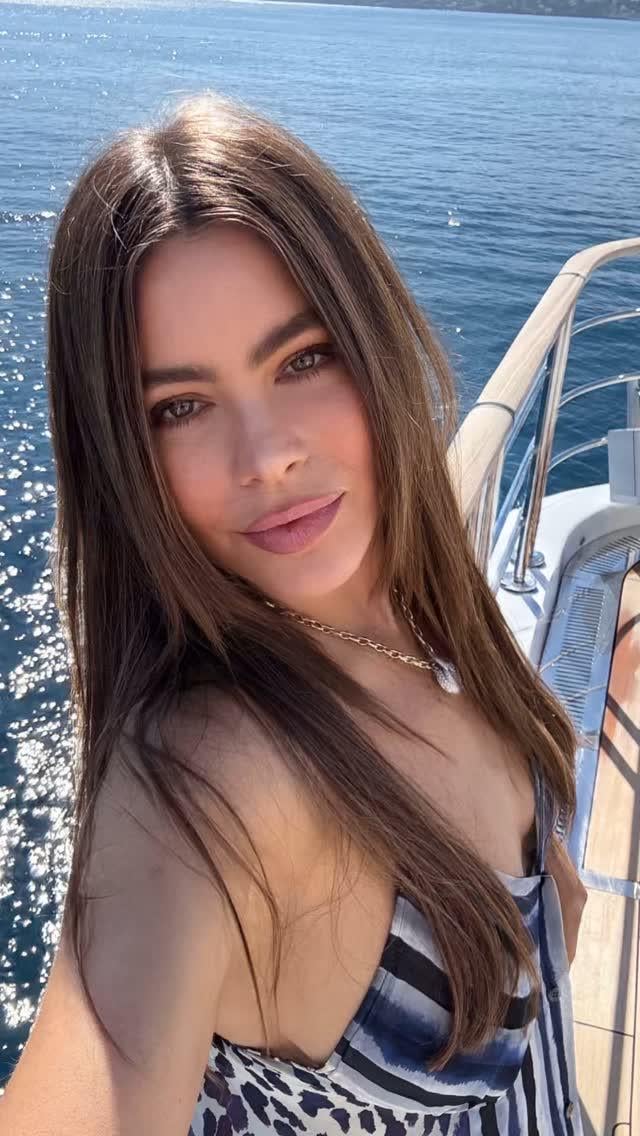 Sofia Vergara Looks Hot in Sexy Outfits That Show Off Her Curves