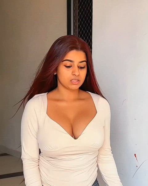 Suhana Khan’s seductive nude scene that heats up the screen