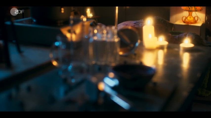 Svenja Jung sizzles in a steamy nude scene in “Sterben für Beginner” 2025.