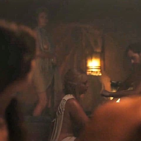 Synnøve Macody Lund shows off a nude scene in The Wheel of Time 3×03