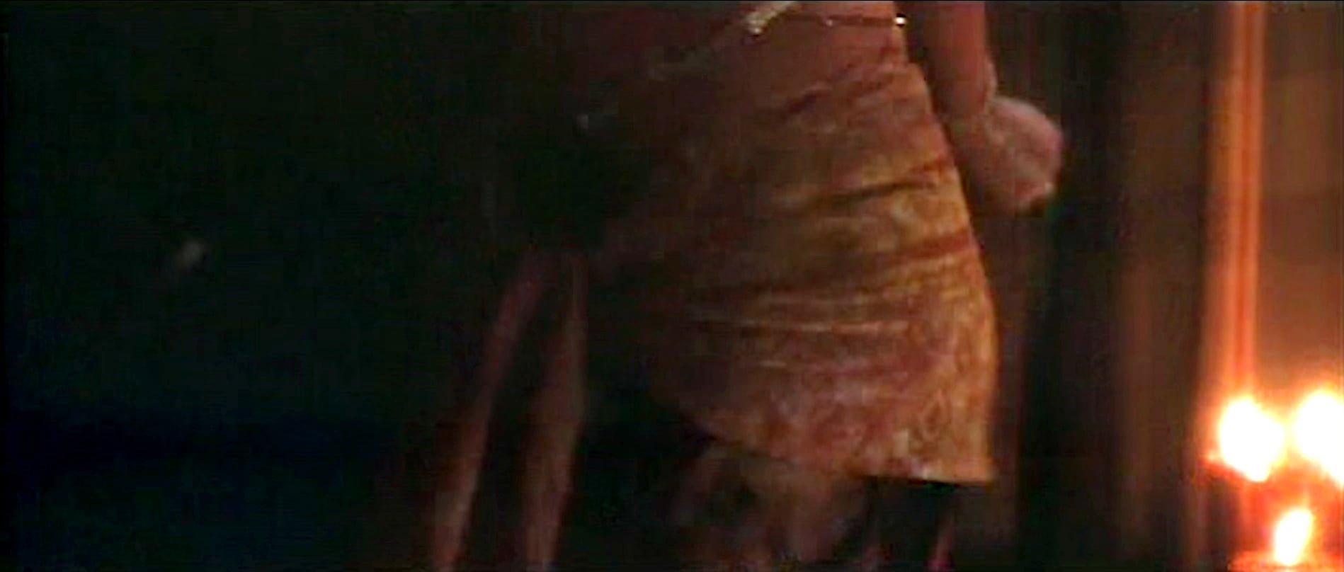 Tara Reid’s steamy nude scene in Urban Legend