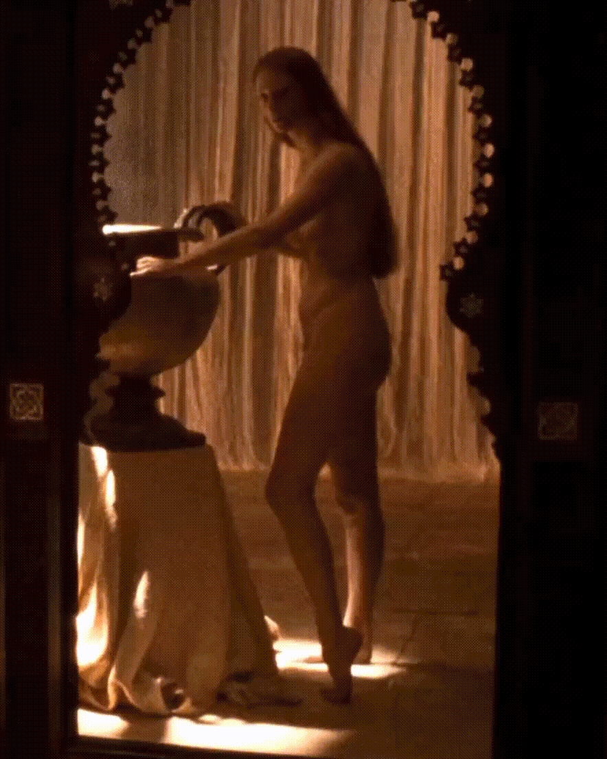 Tilda Swinton’s Stunning Nude Scene in Orlando, 1992 Directed by Sally Potter
