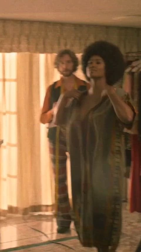 Toni Duclottni in ‘Dolemite Is My Name’ Nude Pussy Reveal Video