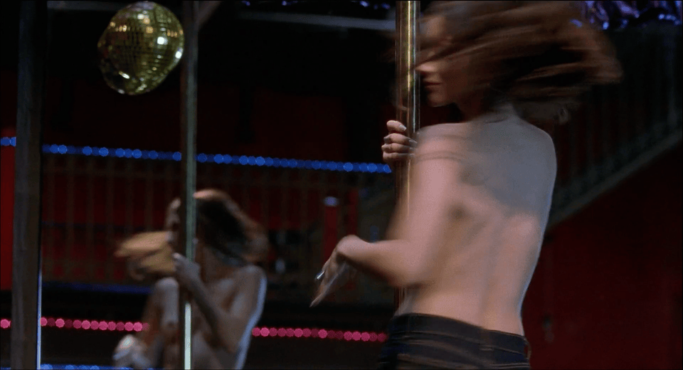 Valarie Ianniello’s daring topless moment in Zig Zag (2002)