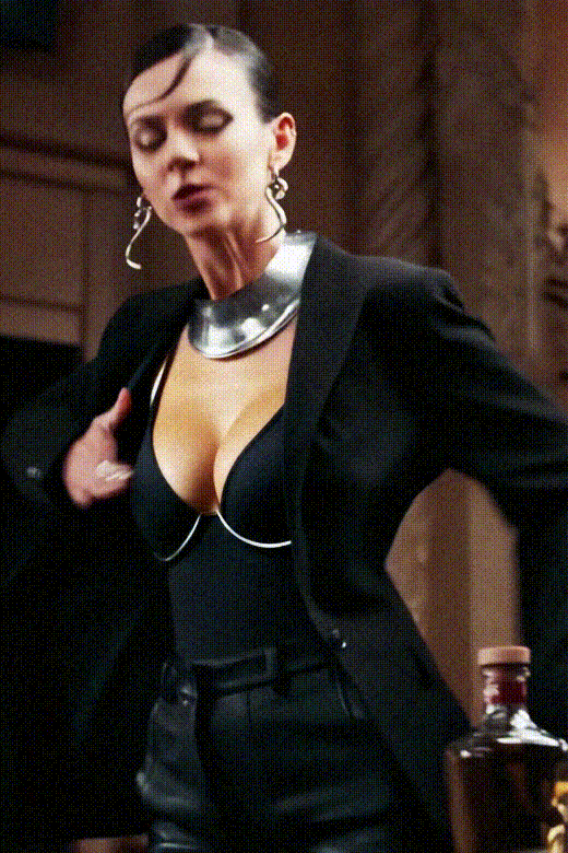 Victoria Justice Gone Wild in a Steamy Hot Moment