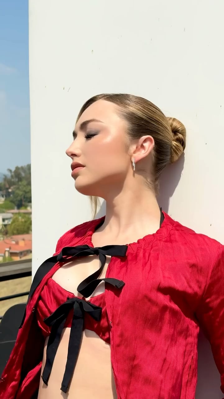 Peyton List’s Hot and Sexy Looks in Stunning Outfits