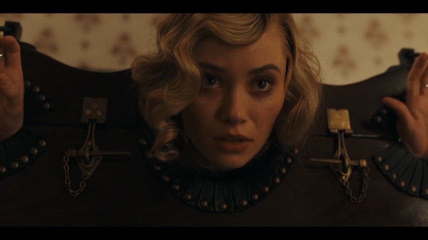 Virginia Gardner’s Sexy Booty Reveal in 1923