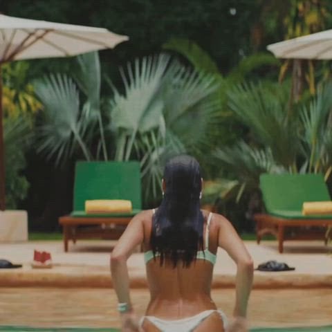 Adria Arjona’s Stunning Hot Ass Steals the Show