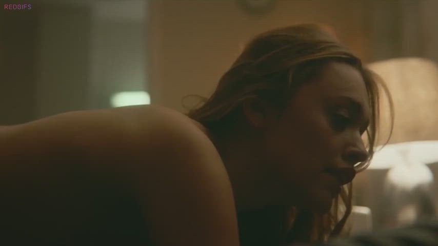 Aimee Lou Wood | Sexy Moments from Sex Education S01E01