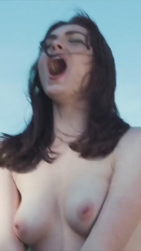 Anamaria Vartolomei’s Sensational Nude Scene in Her Latest Film