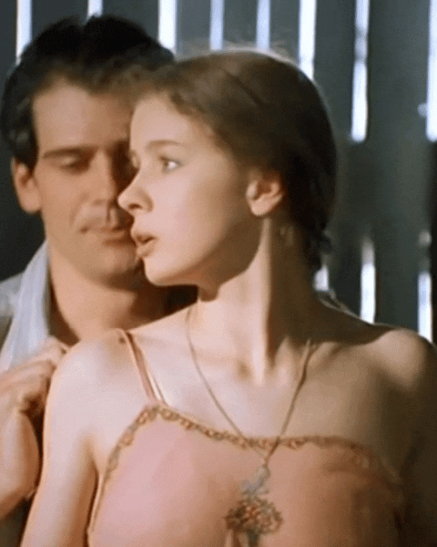 Anna Powierza in a nude scene from Złoto dezerterów (1998)