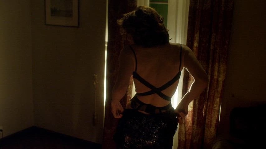 Antje Traue in a nude scene from Der Fall Barschel (2015)