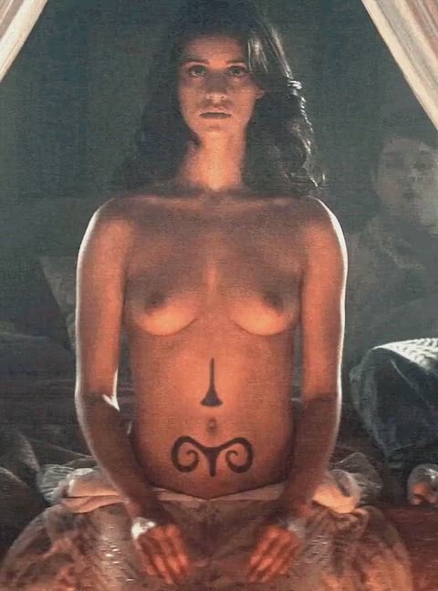 Anya Chalotra’s Sultry Moment in a Sexy Scenes Compilation