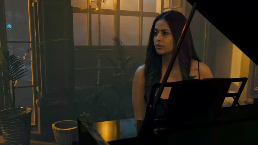 Avika Gor shows off her hot appearance in movies and TV series.