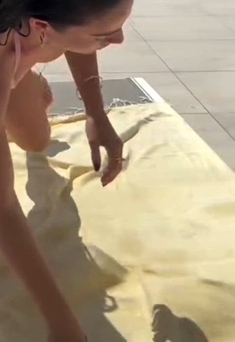 Bridgette Armstrong’s Hot Ass Steals the Spotlight in Stunning Video