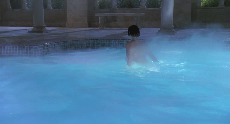 Catherine Bell’s nude scene in Death Becomes Her (1992)