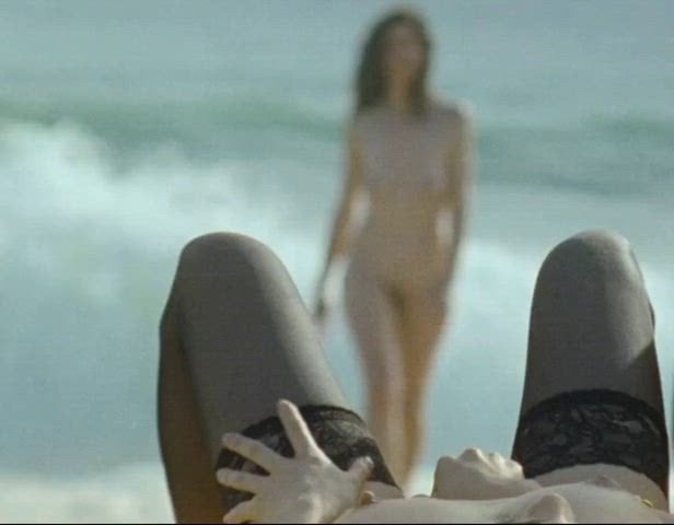 Chacha Huang and Julia de Castro Get Hot and Sexy in On the Go (2023)