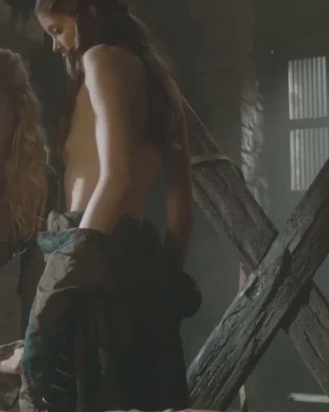 Charlotte Hope – Hot and Sultry Moments from Game of Thrones (S03, E07)