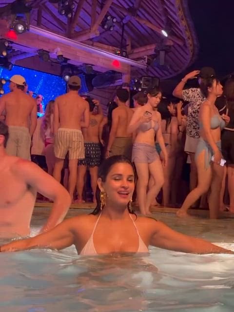 Chetna Pande in a sizzling hot nude scene that will captivate you