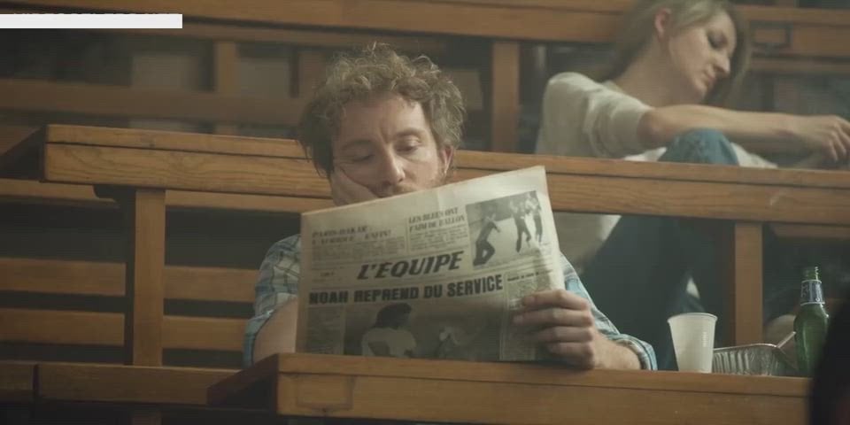 Claire Chust sizzling in a nude scene in Damien veut changer le monde (2019)