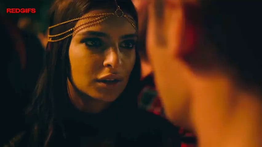 Emily Ratajkowski in a steamy nude scene in We Are Your Friends (2015)