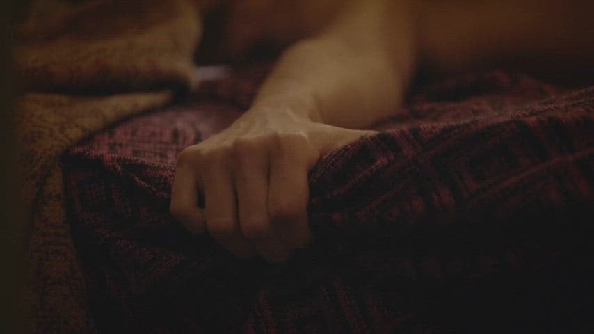 Emmy Rossum’s Intense Nude Scene in Shameless Season 3 Episode 3