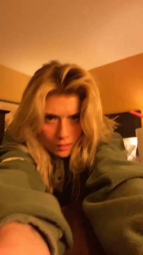 Faith Ordway Shows Off Her Hot Butt in a Sultry Photoshoot