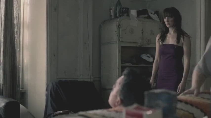 Isidora Goreshter Shows Off Her Hot Ass in a Jaw-Dropping Moment