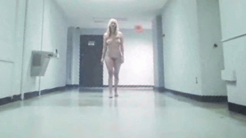 Jennifer Lawrence from the ‘Die, My Love’ Nude Pussy Reveal Video